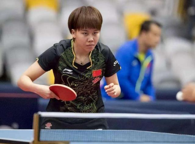 于篮球场 于篮球场