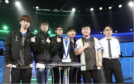 具一格的着 具一格的着