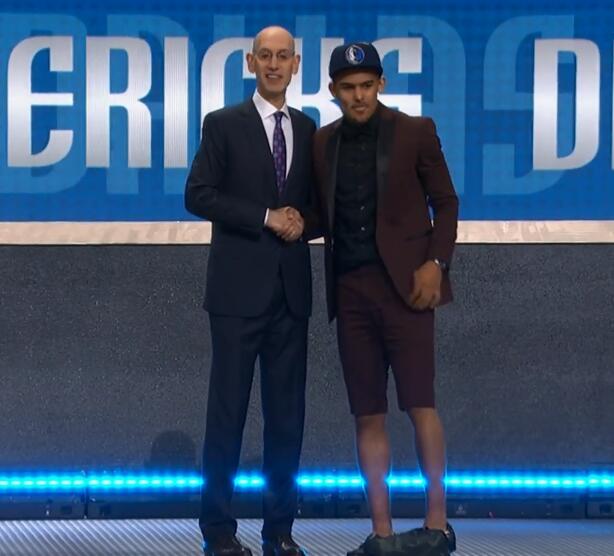 先卡视野 先卡视野